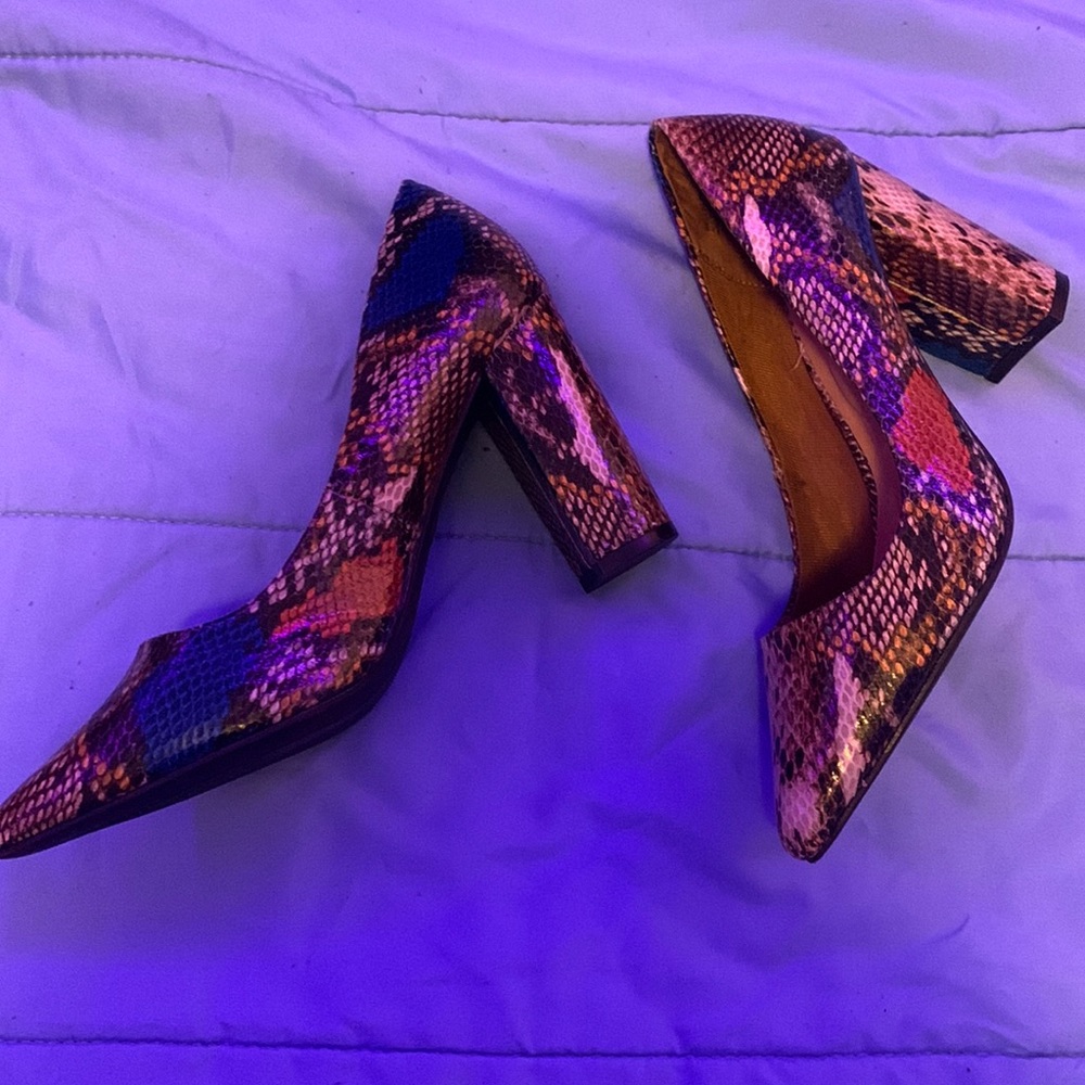 High heels size 7 1/2 color brown